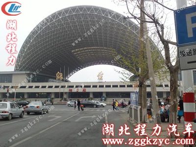 漫漫送車旅 湖北程力東風小霸王5T灑水車馳援山東煙臺冷藏車隊