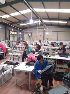 故城縣招聘信息:剛子箱包加工廠大量招收縫紉機(jī)工,年齡25―45,工資2500―3500,上不封頂,另有全勤獎(jiǎng),長期有活,有意者前來咨詢,地址:故城縣鄭口二道街縣社北300米 - 故城人故城事