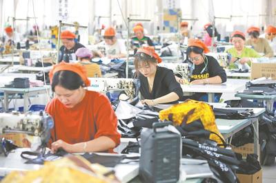 "微工廠"帶動(dòng)家門口穩(wěn)定就業(yè)_中安在線
